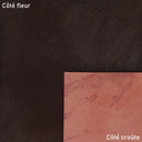 Cuir à poils rouge bordeaux appelé également pony hair, haircalf ou cavallino. Cuir doux et souple qui s'adapte très bien pour la conception de décoration, chaussure et accessoire