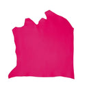 Peau de cuir de veau DIVA Rose Fuchsia, texture souple et brillante, vue en gros plan sur la surface du cuir.