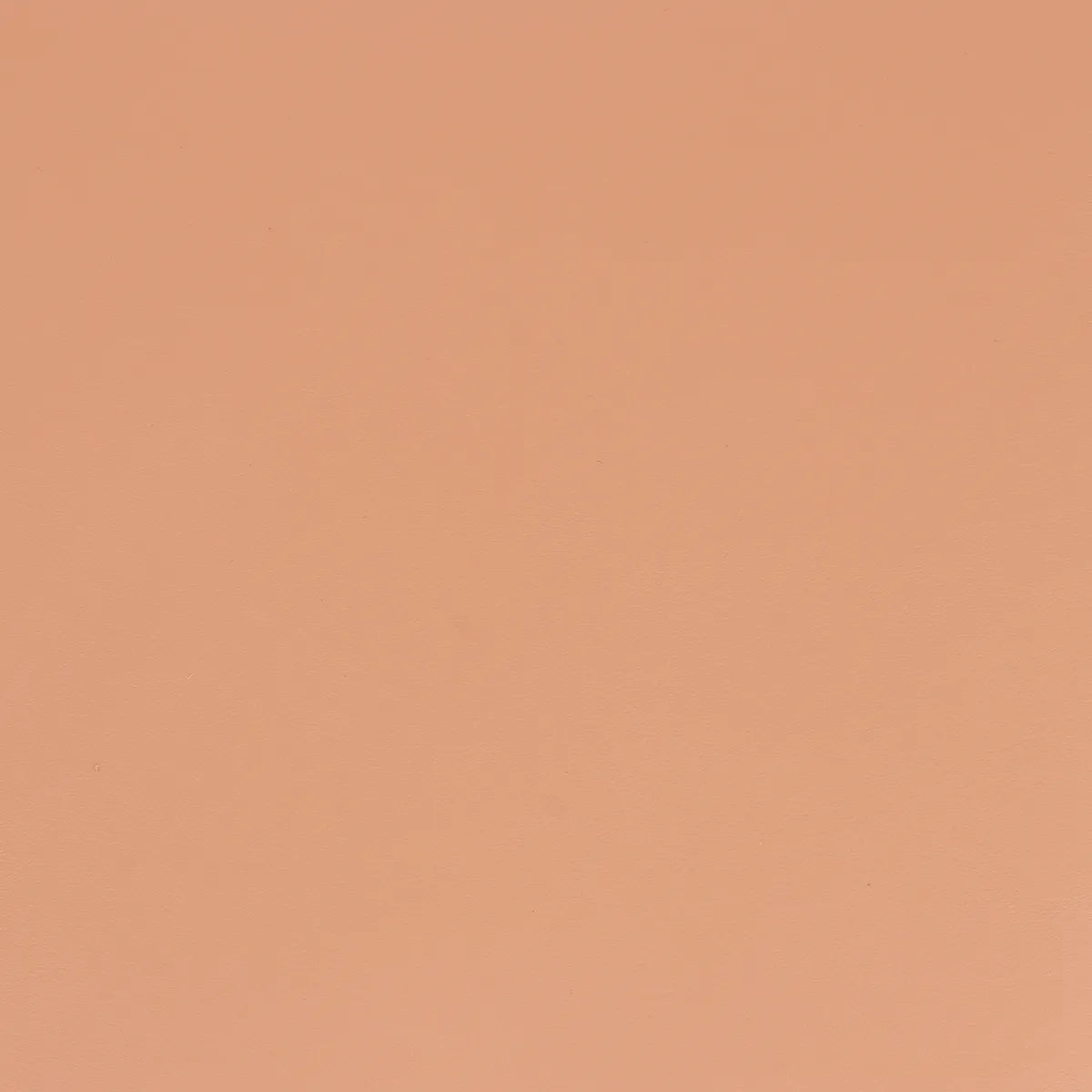 Morceau de cuir de vachette lisse couleur rose clair. Coupon de cuir idéal pour la fabrication d'accessoire, petite maroquinerie, prototype...