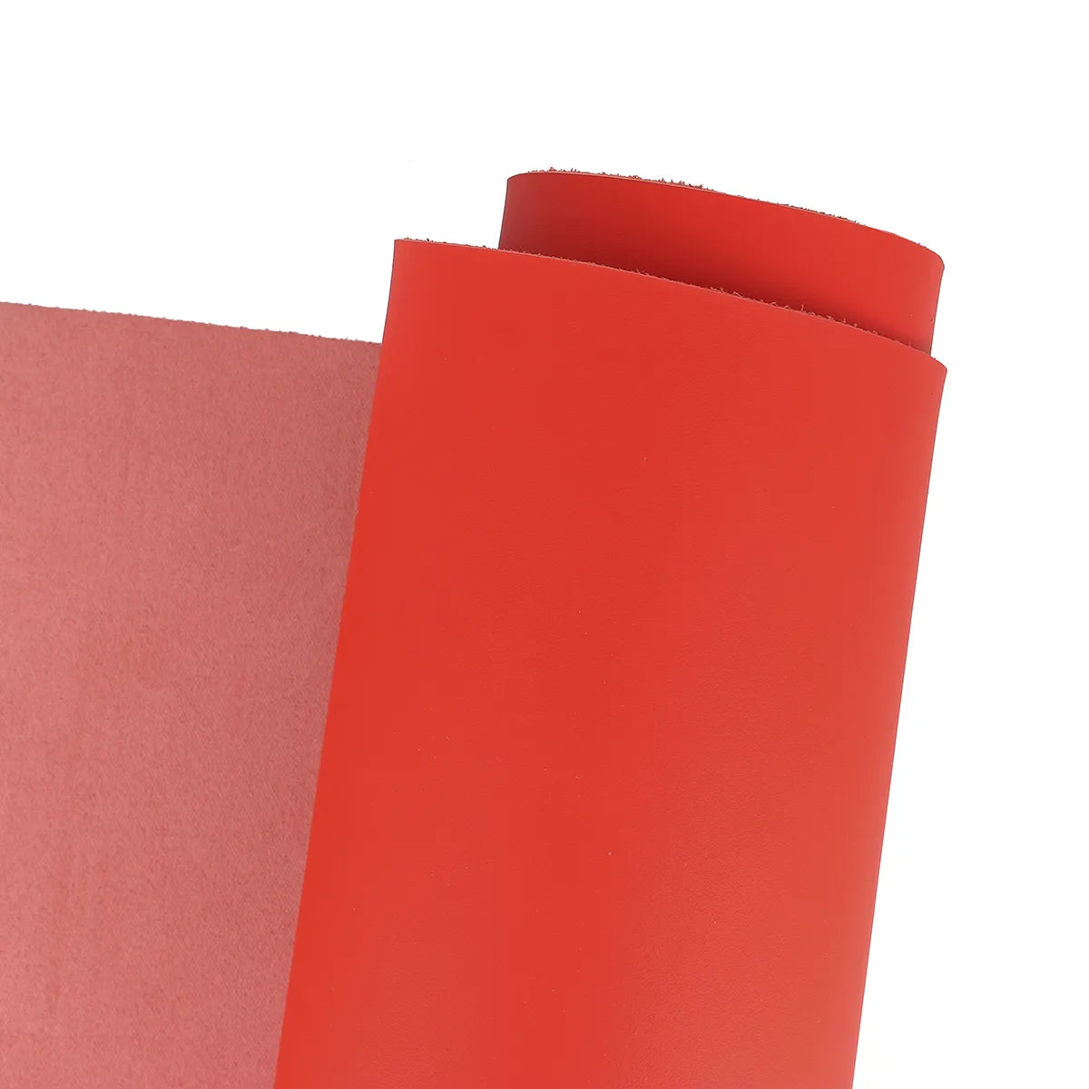 Peau de cuir de vachette rouge mat VENUS, cuir lisse de haute qualité, pour projets de maroquinerie ou décoration.