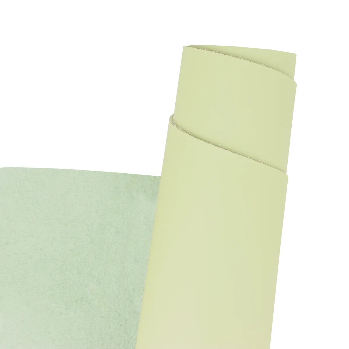 Cuir de vachette lisse vert clair de la collection Suave. Cuir lisse idéal pour réaliser de la maroquinerie (sac, pochette...), doublure de sac