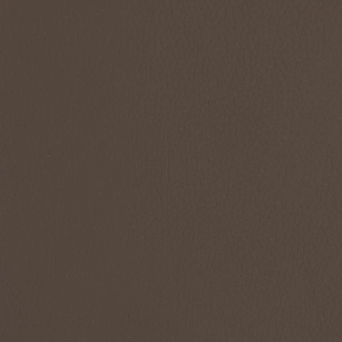 Morceau de cuir de vachette grainé couleur brun gris. Pièce de cuir idéale pour la fabrication de petite maroquinerie