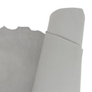 Peau de cuir de chèvre grainé Gris V25, texture élégante, surface lisse et raffinée, pour projets de maroquinerie ou couture.
