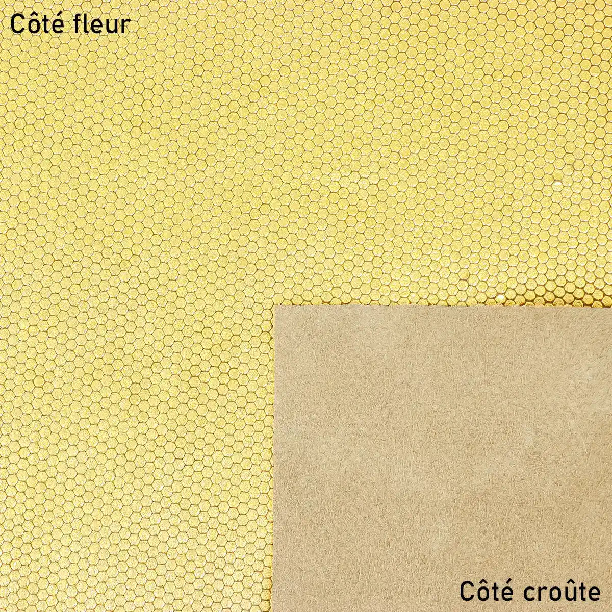 cuir de vachette or jaune avec effet écailles de serpent.