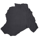 Peau entière en cuir de cerf bleu foncé à la limite de la couleur noire. Cuir très souple et maniable.