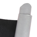 Peau de cuir de cerf métallisé couleur gris argenté. Cuir souple et facile à travailler idéal pour vos créations de vêtement, ganterie, gainerie, petite maroquinerie...