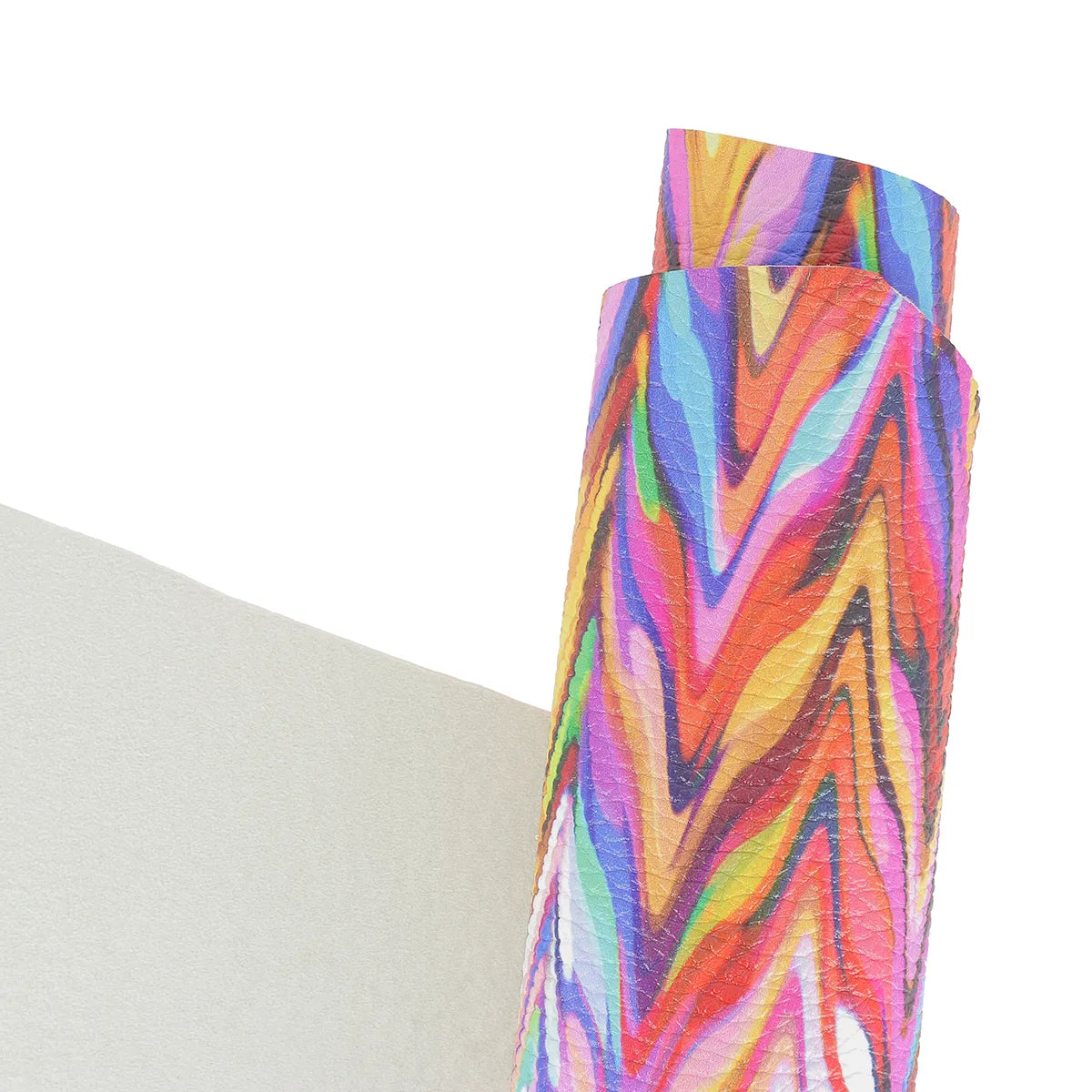 Cuir de cerf fantaisie multicolore avec des effets de peinture. Cuir de cerf très souple idéal pour réaliser ganterie, gainerie, vêtement, ganterie, gainerie et petite maroquinerie originale. 