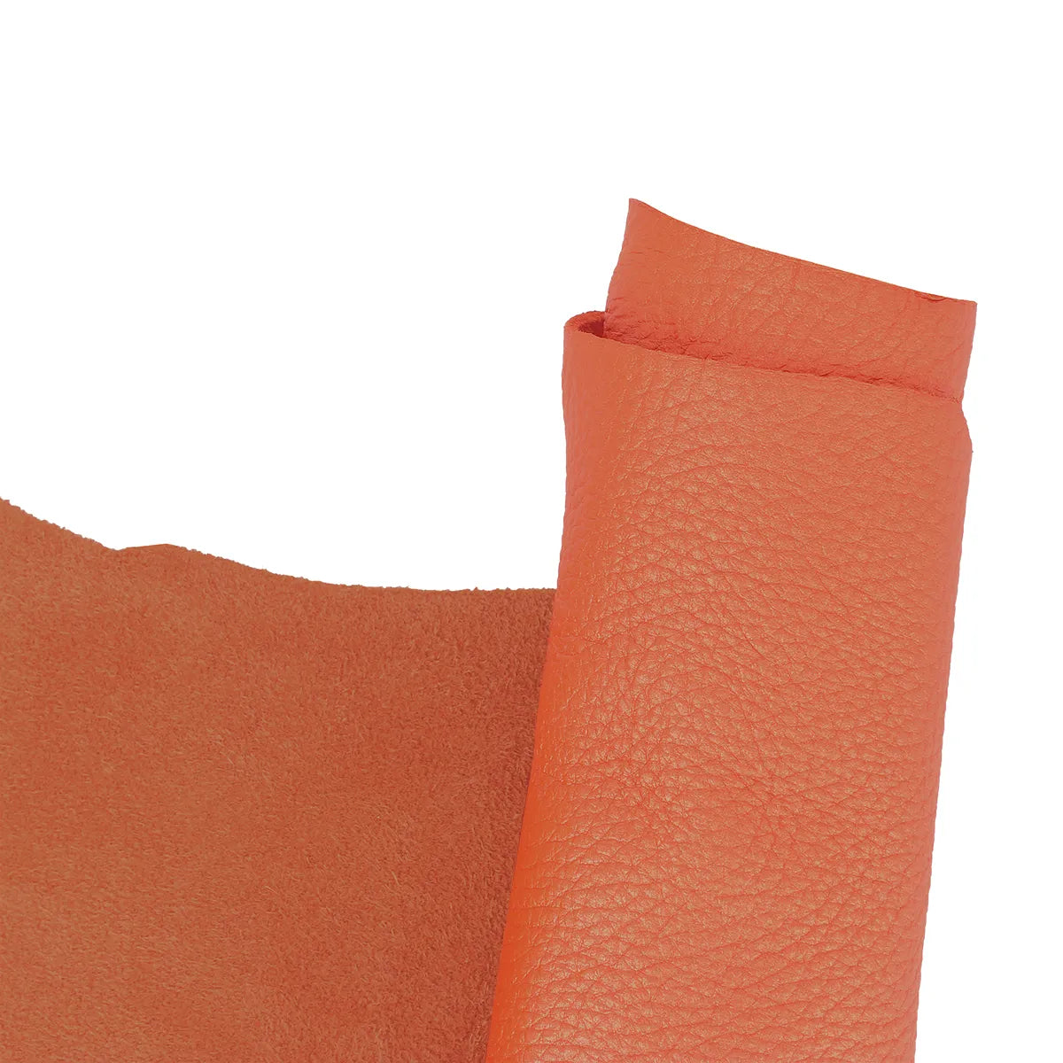 Peau de cuir de cerf orange nacré. Cuir très souple et fin idéal pour réaliser des vêtements, ganterie, gainerie, petite maroquinerie...
