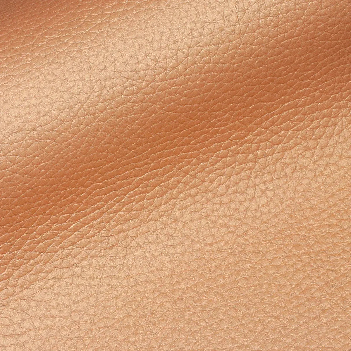 Zoom sur les détails de ce cuir de cerf métallisé rose cuivré