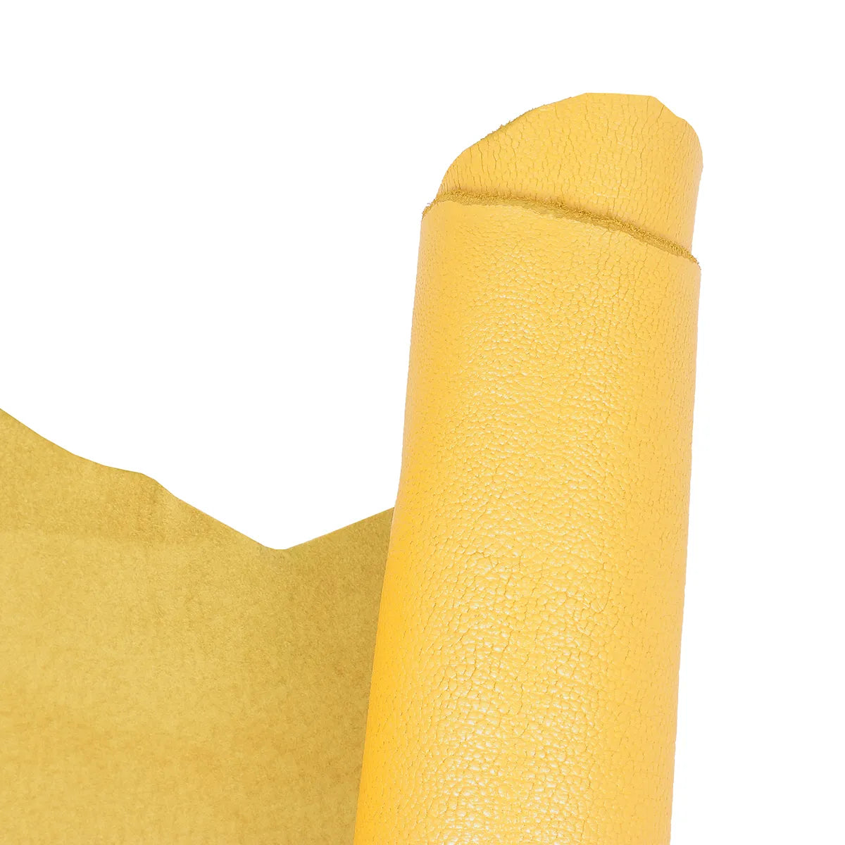 Peau de cuir de chèvre nappa couleur jaune nacré. Cuir souple et brillant pour apporter de la lumière à vos créations de petite maroquinerie, gainerie, décoration...