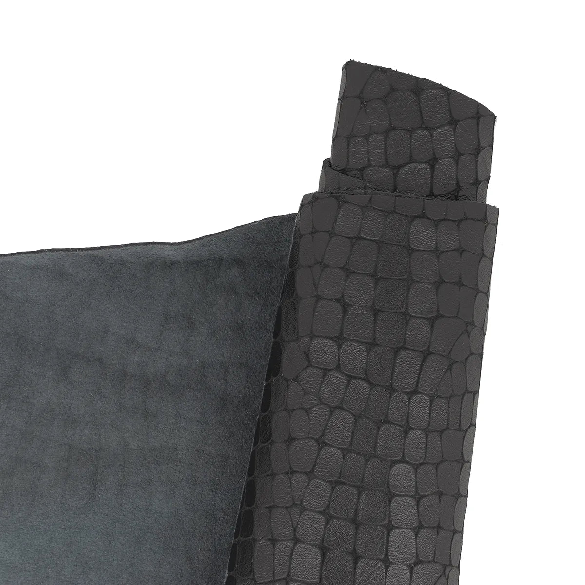 Peau de cuir imprimé crocodile noir. Cuir original pour réaliser de la maroquinerie, accessoire, décoration...