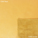 Peau de cuir or métallisée. Cuir très souple, fin et très lumineux pour donner brillance et éclat à vos projets de couture.