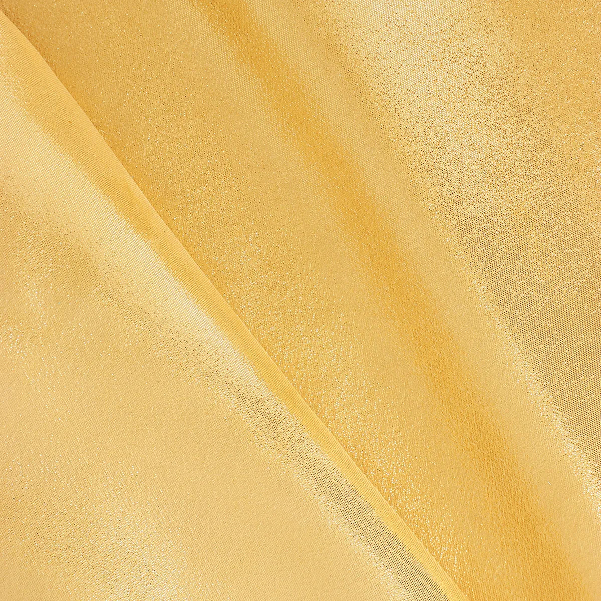 Zoom sur un cuir de vachette métallisé couleur doré, pigments jaunes brillants et lumineux