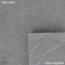 Peau de cuir de mouton lainé gris avec côté métallisé argenté. Cuir original pour des créations uniques et élégantes
