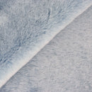 Cuir à poils courts type fourrure couleur bleu jean.