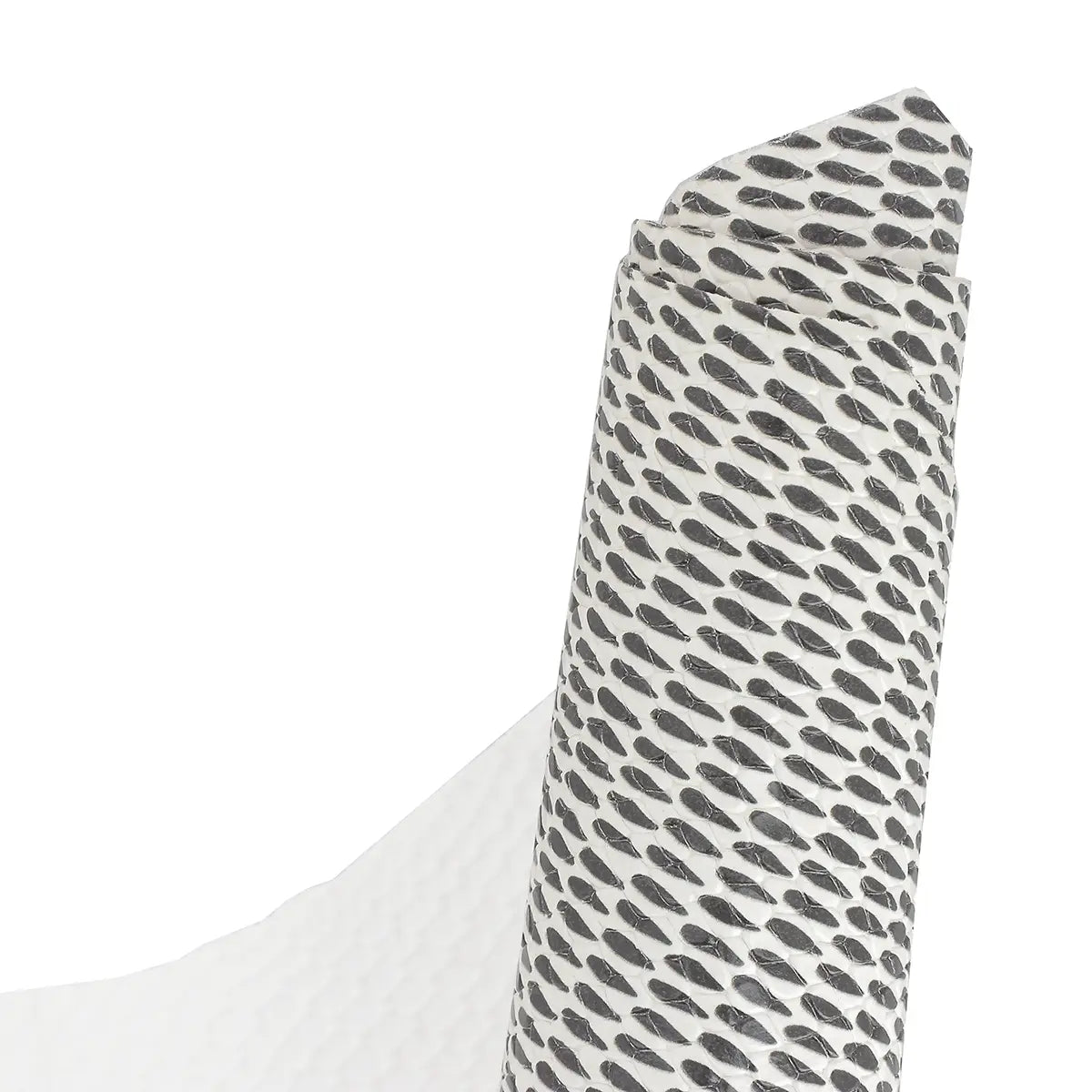 Peau de cuir à écailles noires et blanches. Cuir fantaisie avec joli dos blanc gaufré.