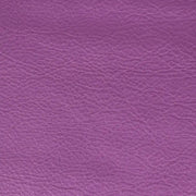 Pièce de cuir violet métallisé