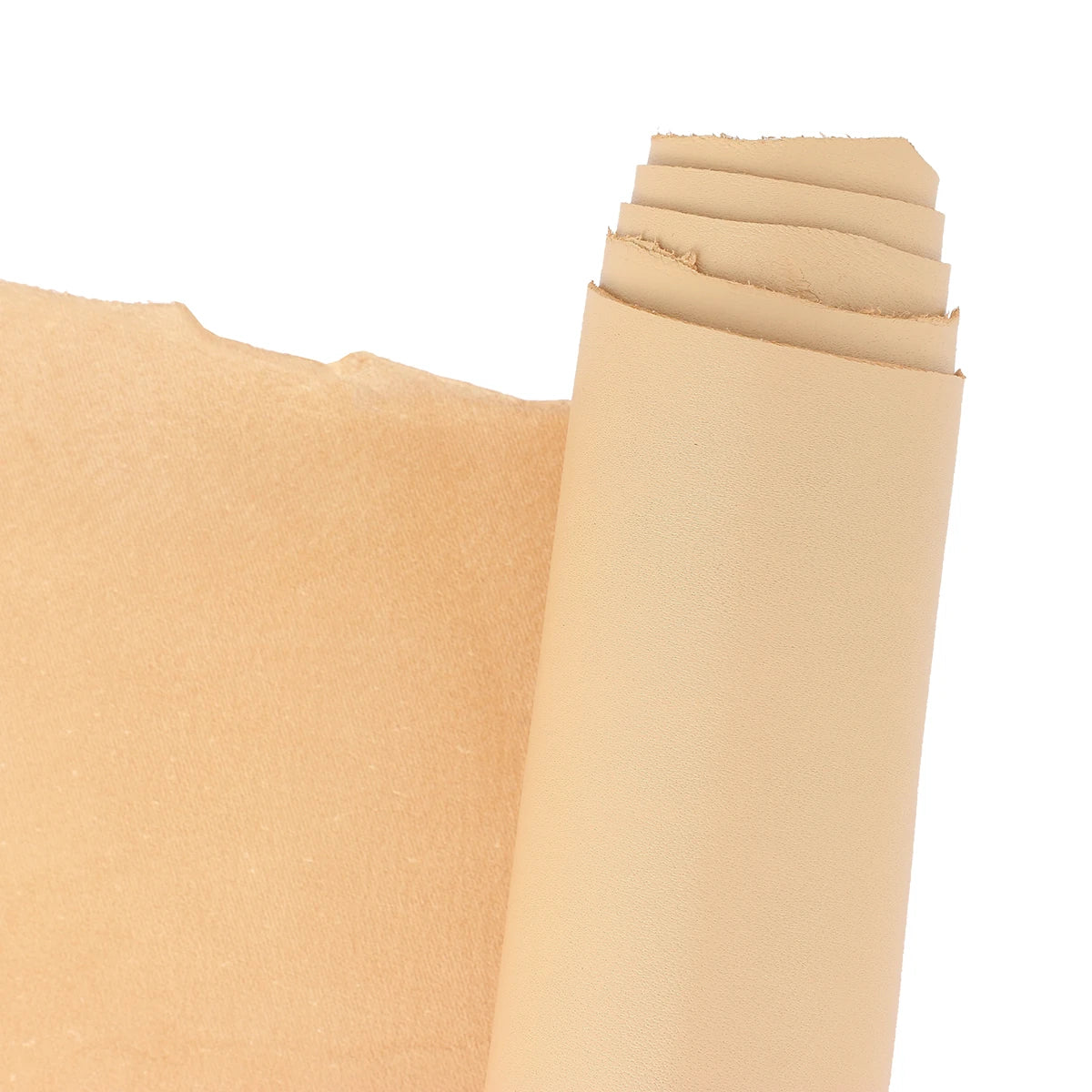 Peau de cuir lisse nappa beige. Cuir d'agneau nappa idéal pour réaliser de la maroquinerie, des vêtements, des chaussons, de la décoration...