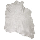 Peau entière en cuir de chèvre velours blanc motif fées argentées.