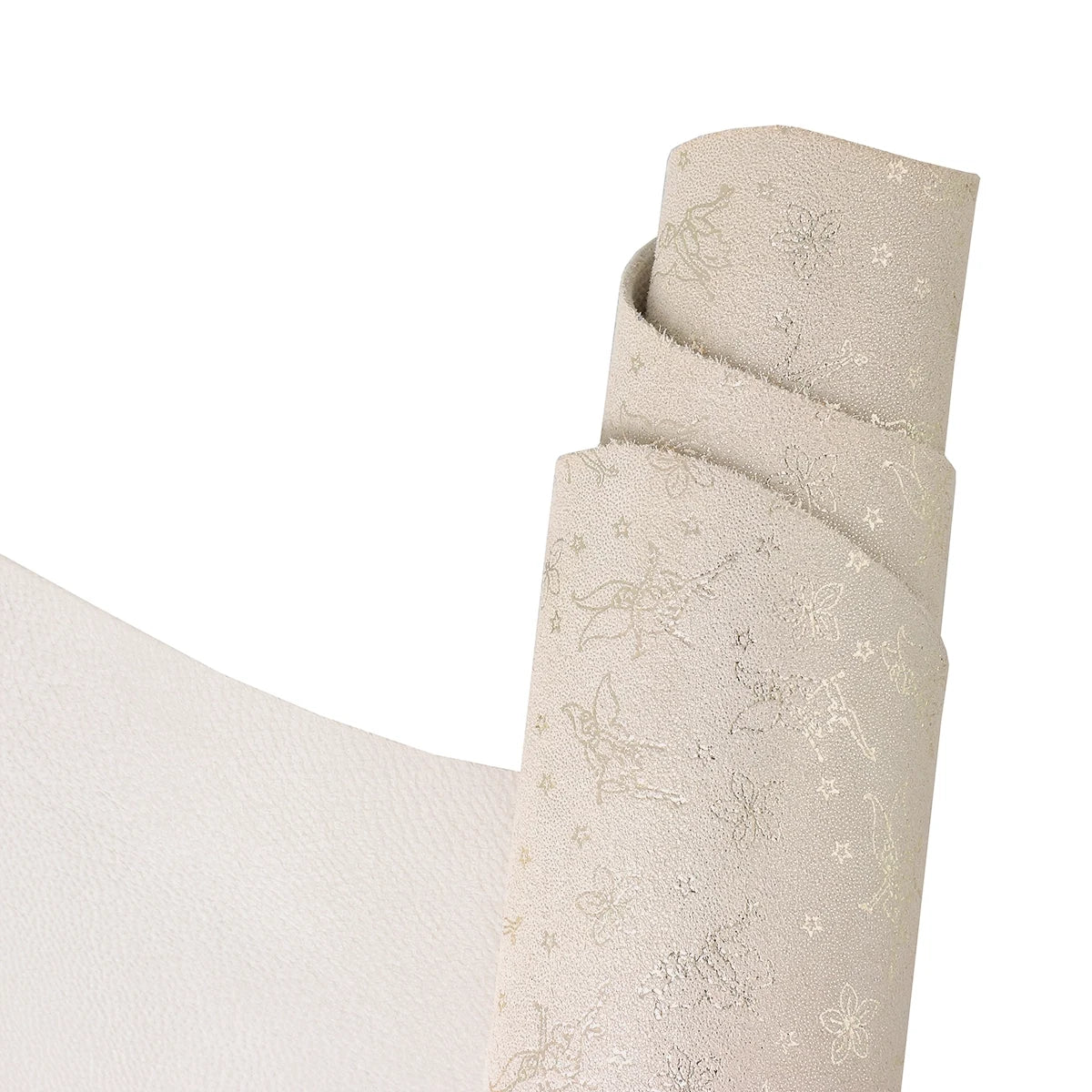 Peau de cuir de chèvre velours beige lin avec son joli motif de fées dorées. Un cuir doux et souple idéal pour réaliser des bourses...