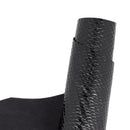 Peau de cuir noire à motif façon écailles. Cuir de chèvre fantaisie noir idéal pour la création de maroquinerie.