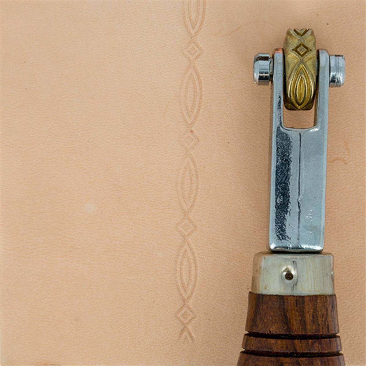 Roulette d'embossage 8091-13 montée sur manche