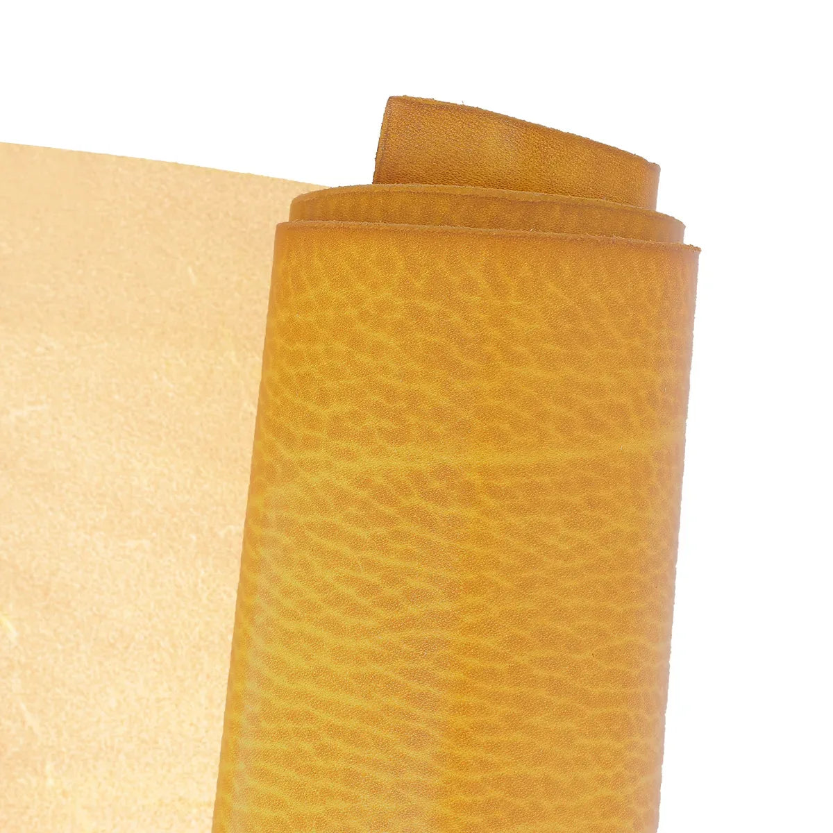 Peau de cuir de collet tannage végétal en coloris jaune vif de la collection SAUVAGE.