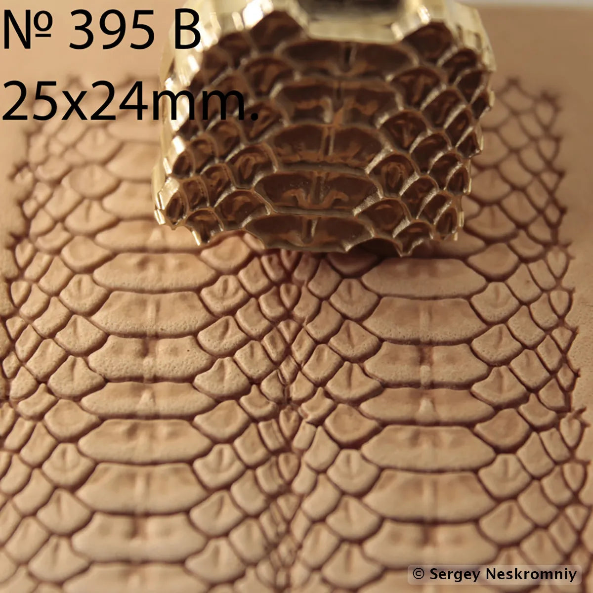 Tampon cuir Sergey Neskromniy n° 395B - écaille de serpent