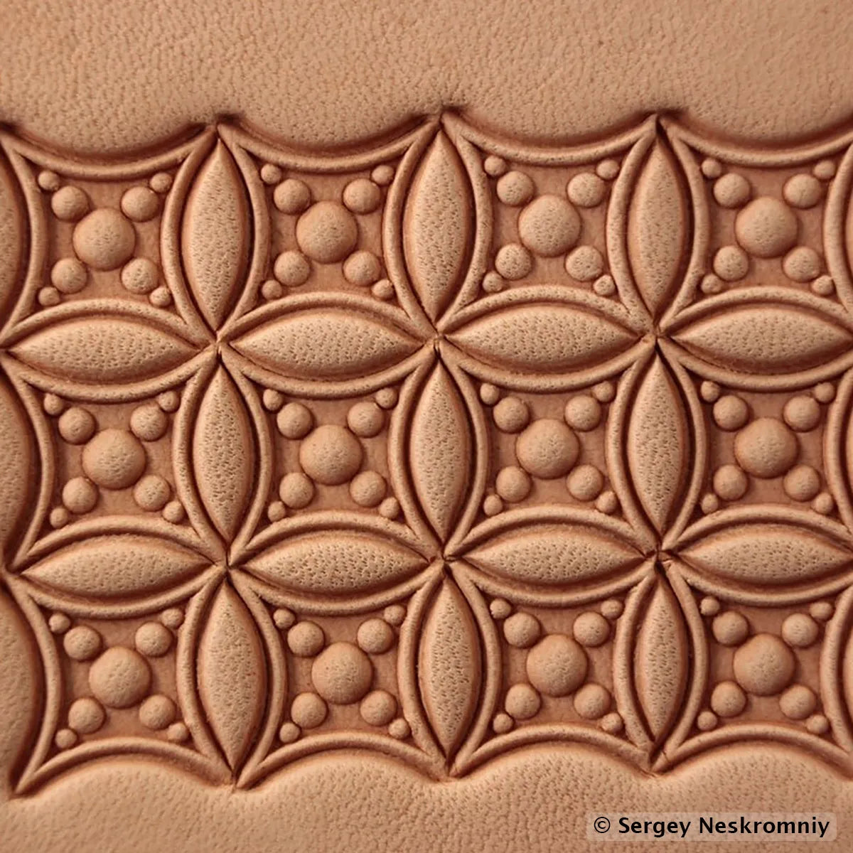 Matoir cuir Sergey Neskromniy n° 417 - Motif géométrique