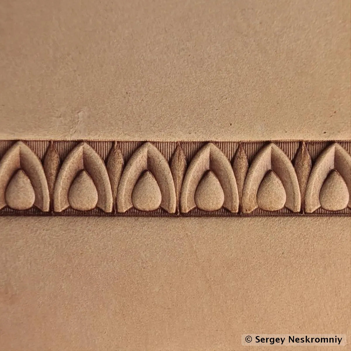 Matoir cuir Sergey Neskromniy n° 464 - Bordure décorative