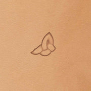 Matoir en cuir sur manche Sergey Neskromniy, outil de sculpture ou de travail du cuir, avec manche en bois et tête en cuir.