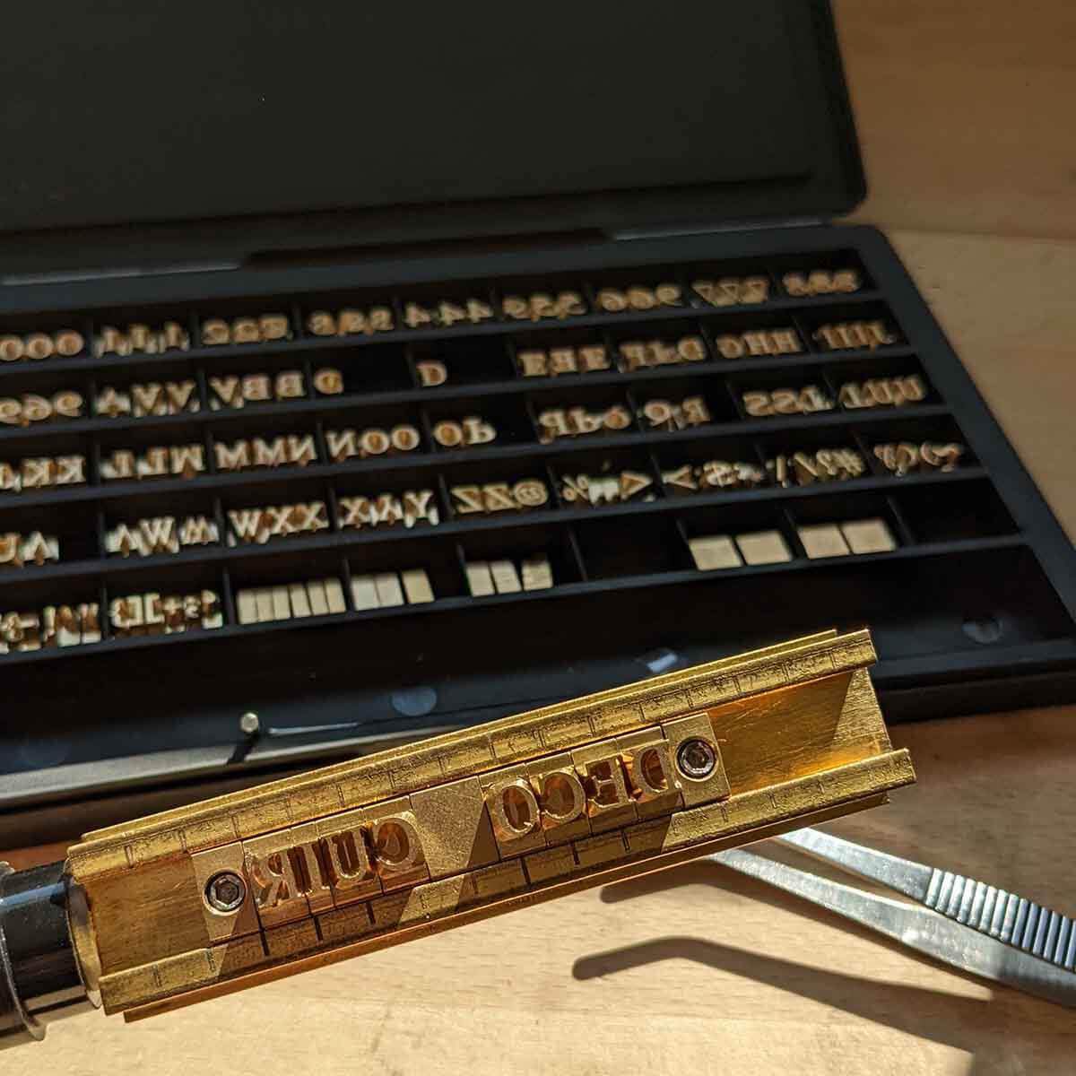 Embout de fixation pour porte-caractères pour presse à chaud - Deco Cuir