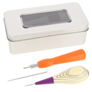 Kit alêne aux pinces en bouleau blanc Jérôme David avec lame microsphère, tournevis et boîte de rangement en métal.