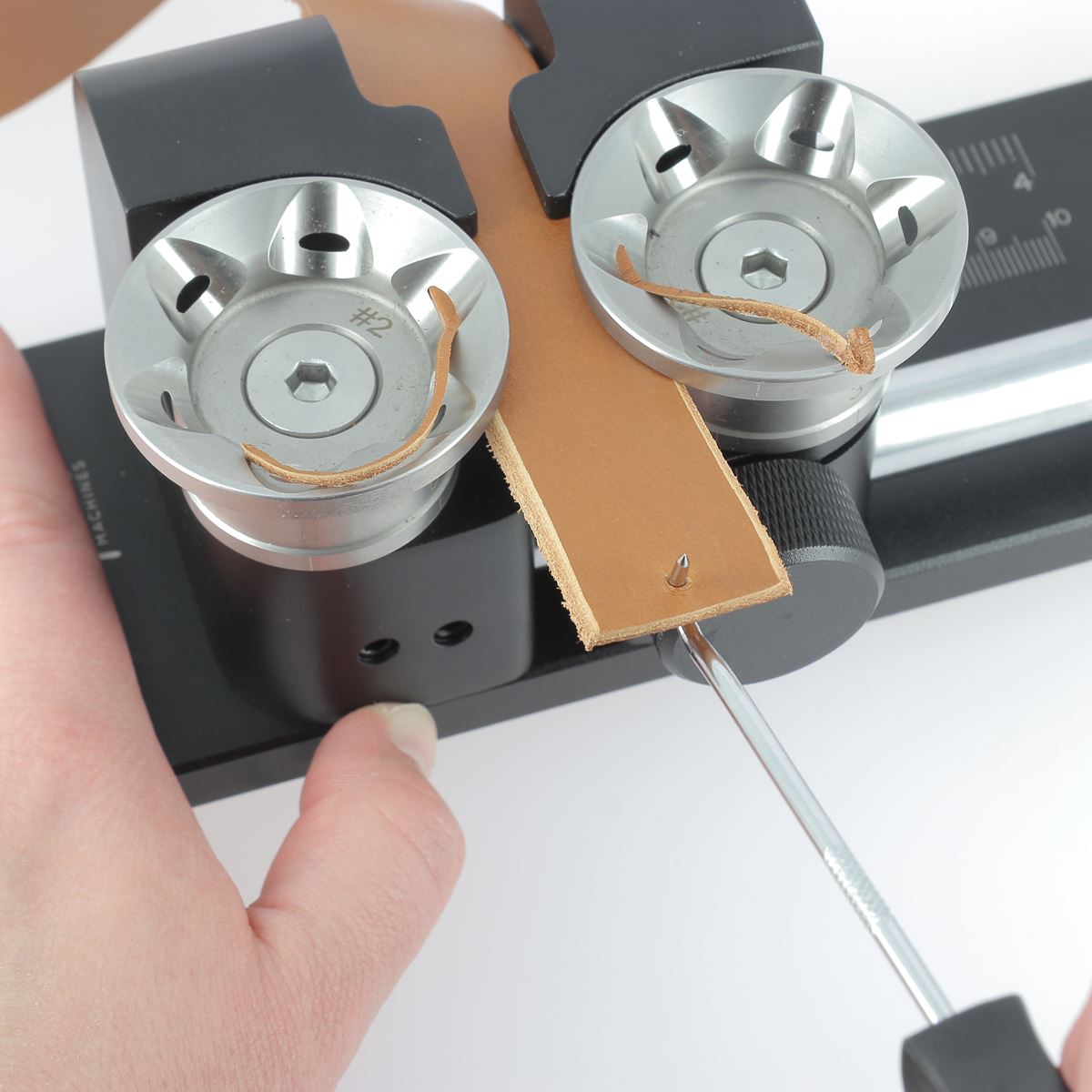 Biseauteuse pour abat-carrer les lanières en cuir - Tandy Leather 3985-00 - Deco Cuir