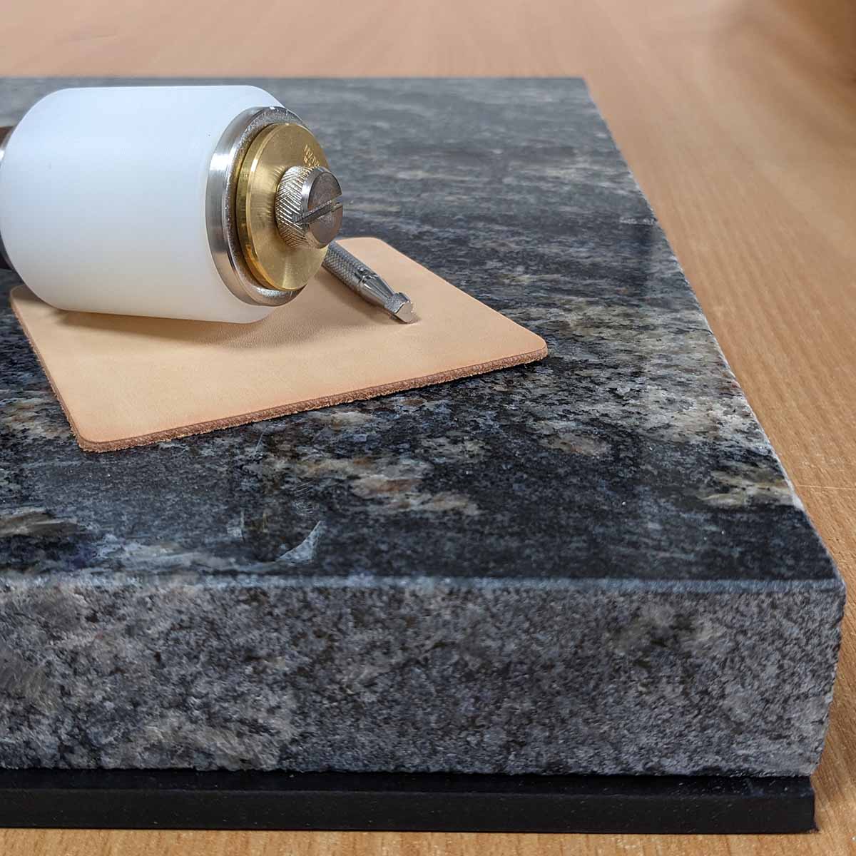 Plaque de caoutchouc - 300 x 300 mm - Tandy Leather 3461-01 - Deco Cuir