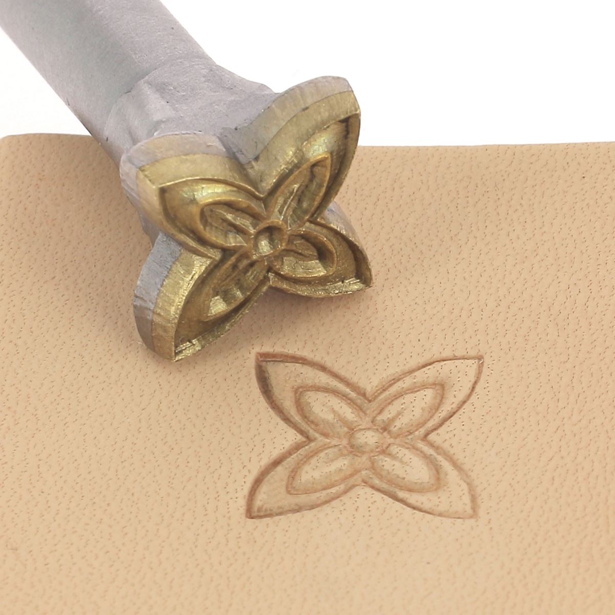 Matoir repoussage du cuir - Fleur avec 4 pétales
