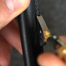Filet maroquinier spécial N°7 pour tracer une ligne directrice de coupe
