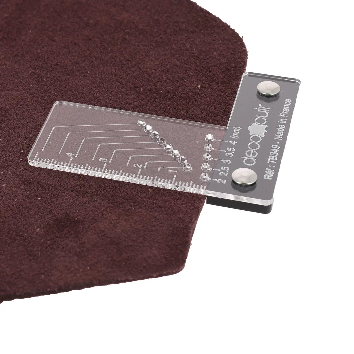 Équerre Deco Cuir en métal pour outils, avec finition élégante, conçue pour la couture et la décoration en cuir.