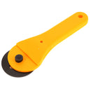 Cutter rotatif Olfa de 60 mm RTY-3/G pour outils de coupe précis, avec lame en acier robuste.