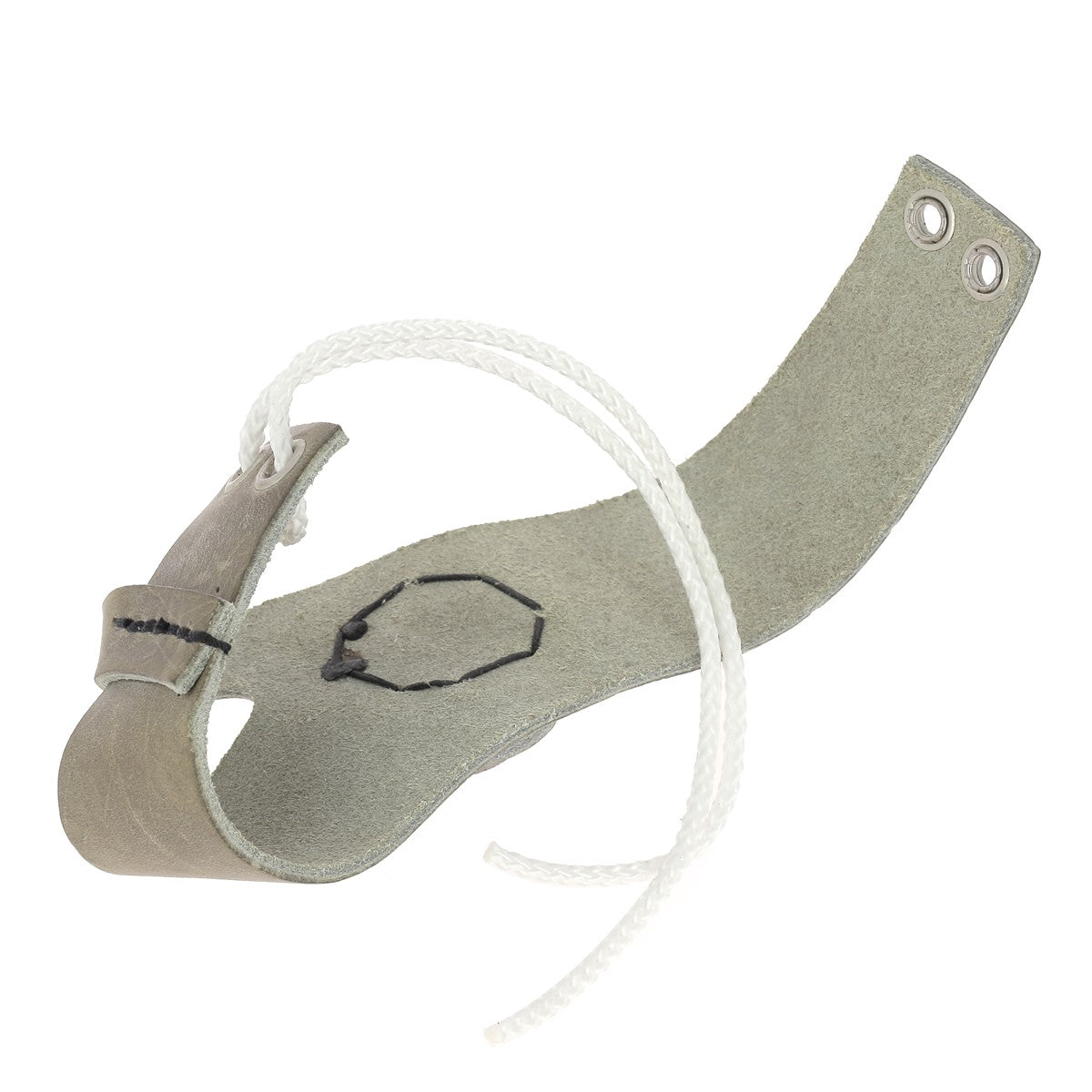 paumelle de voilier en cuir avec renfort en métal quadrillé