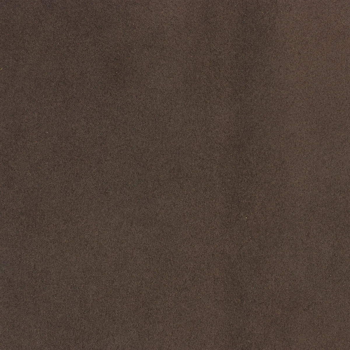 Morceau de croûte de cuir de veau velours DOLCE en couleur chocolat, texture douce et finition élégante. Cuir velours pour fabrication de petite maroquinerie, accessoire, prototypes...
