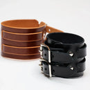Morceau de cuir de collet tannage végétal noir, utilisé pour la fabrication de bracelets en cuir artisanaux.
