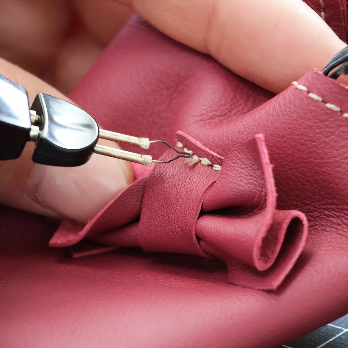 Coupe-fils électrique à pile - Thread Zap II - Deco Cuir