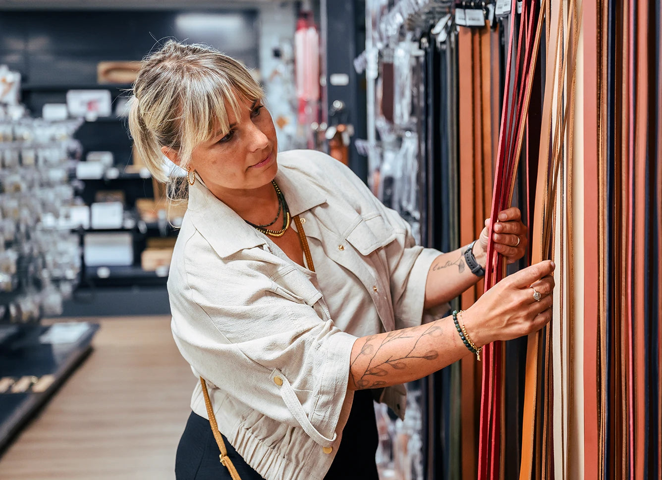 Sur le site Deco Cuir, tout le nécessaire pour le travail du cuir. Depuis 2009.