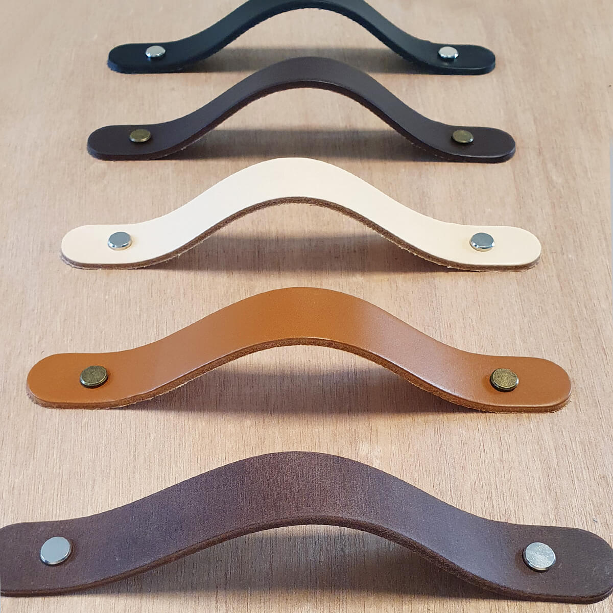 poignee travail cuir