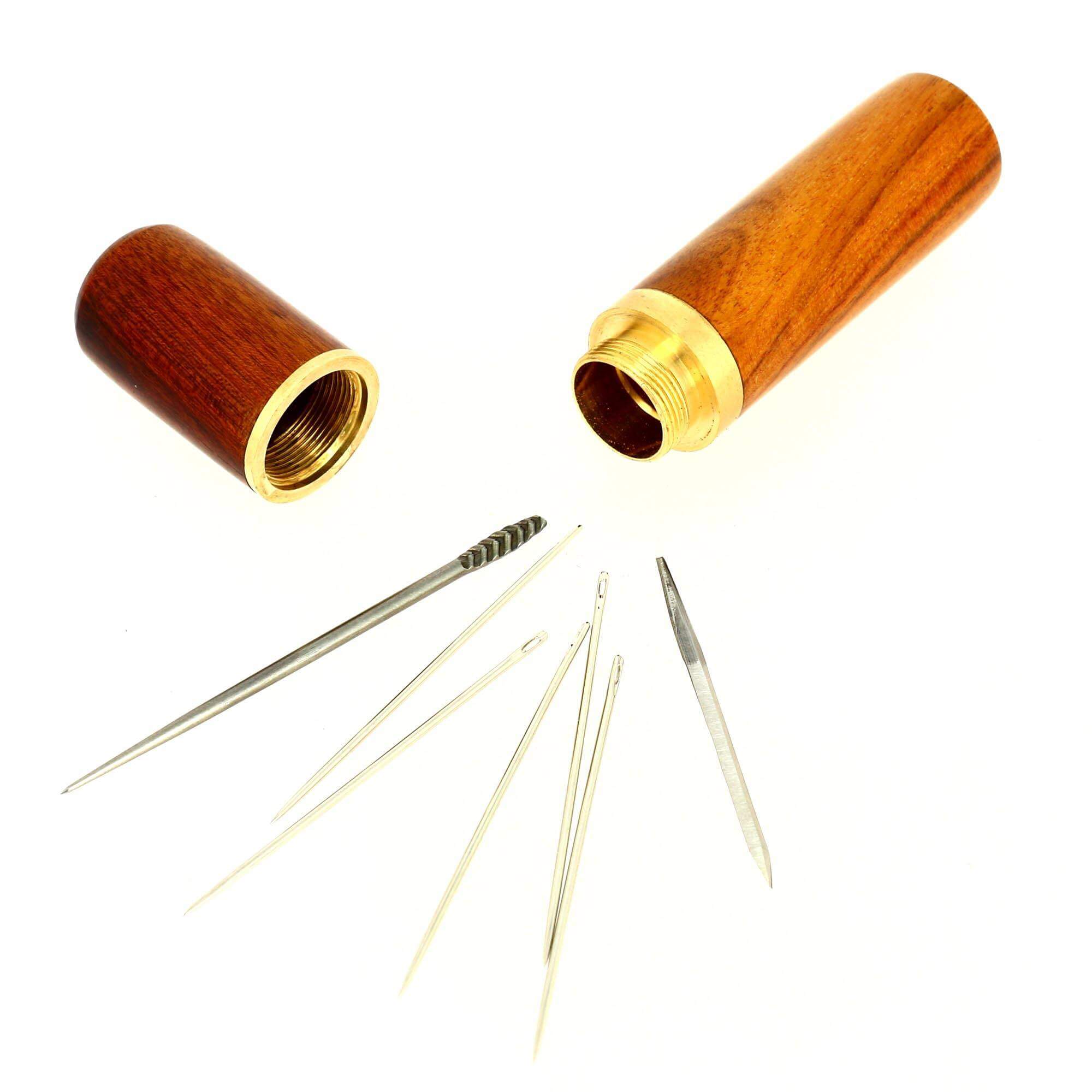 A2_T060Boîte en bois et laiton pour aiguilles à coudre_2x1200.jpg