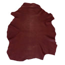 Peau entière de cuir de basane France, aniline, couleur acajou, qualité 2, pour cuir ou artisanat, visible en gros plan.