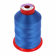 Bobine de fil polyester GRAL N°30 Coats, 1000m, bleu moyen, mercerie, vue de la bobine avec étiquette.