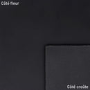 Morceau de cuir de croupon tannage végétal noir, 2e choix, provenant d’un fournisseur Autres, visible en gros plan.