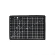Tapis de coupe autocicatrisant Deco Cuir A5, 150 x 220 mm, outil pour découpe précis et durable.